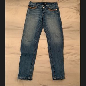 WHBM Skimmer Jeans with Tan Outline Zipper Ankle